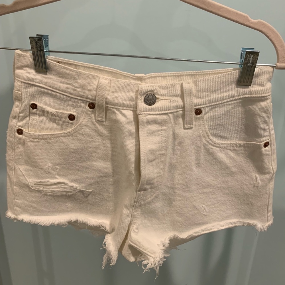 White Levi’s 501 Shorts